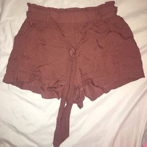 Mauve shorts with built-in belt